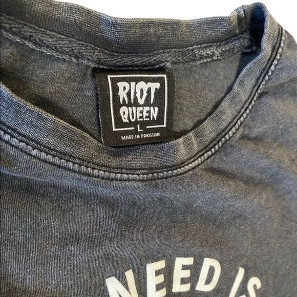 Riot Queen Distressed Loose Fit Crop Top - Hot Topic - Size Large - Picture 3 of 5